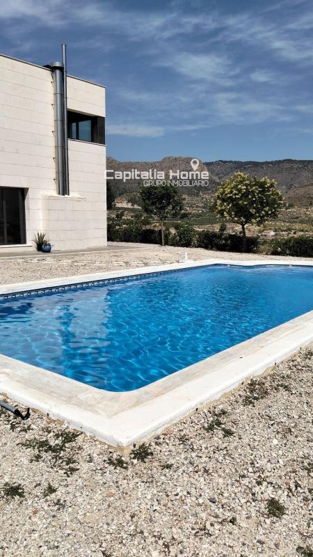 Propiedades en venta y alquiler en España photo 1