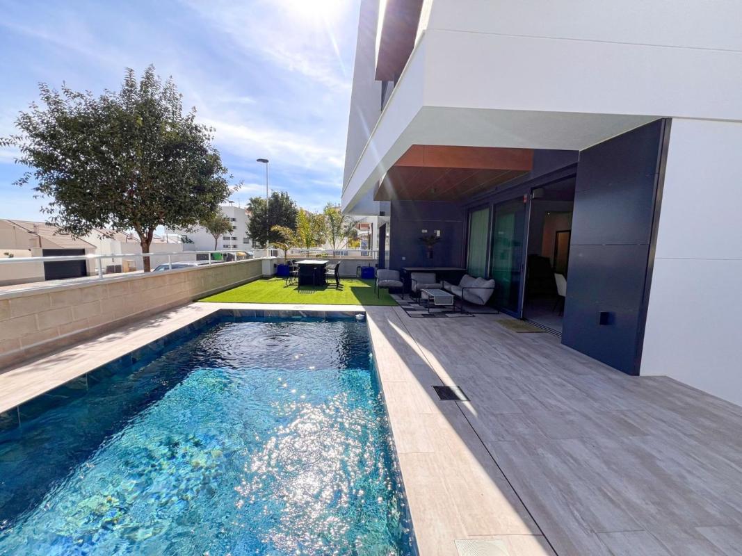 Venta de piso en Piso en Urbanizaciones, Guardamar del Segura, Guardamar del Segura
photo 1