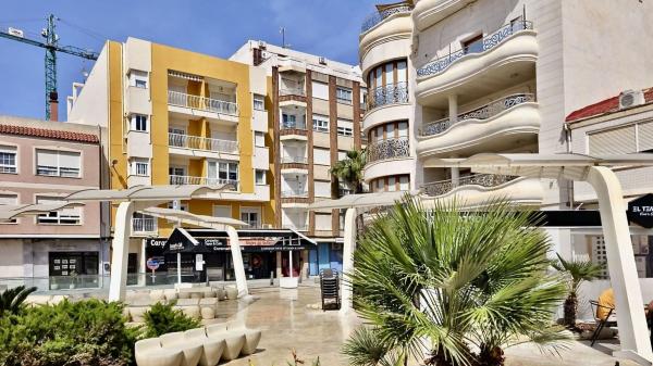 Sprzedaż mieszkania w Piso en Calle Patricio Perez, 15, Centro - Muelle Pesquero, Torrevieja, Torrevieja
photo 1