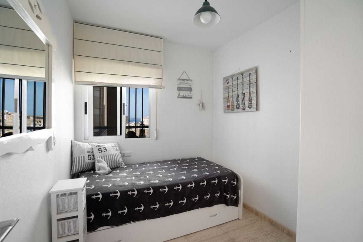 Sale of apartment in Piso en Calle Sevilla, Calas de Santiago Bernabeu, Santa Pola, Santa Pola
photo 3