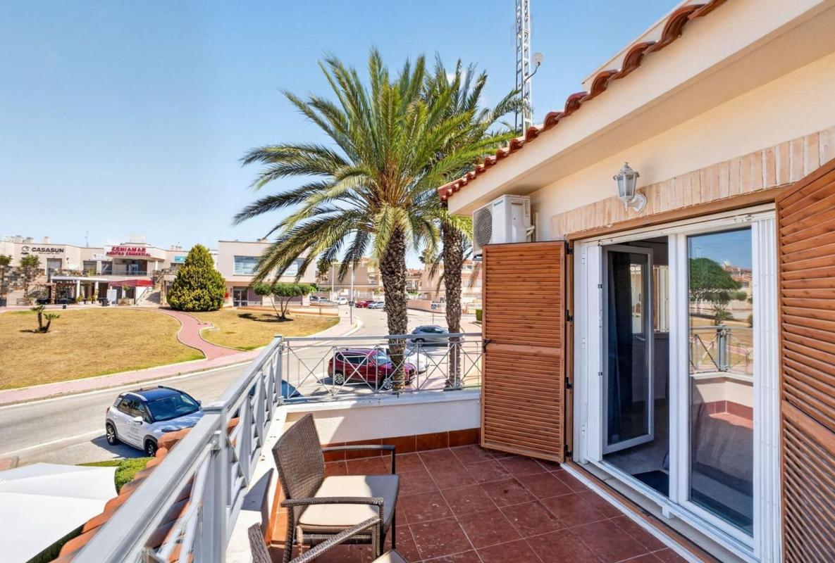 Venta de chalet adosado en Chalet adosado en Zeniamar, Orihuela , Orihuela photo 4