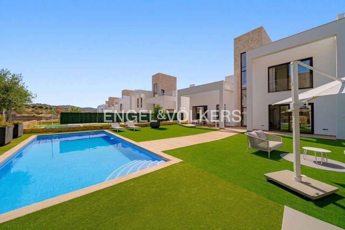 Properties for sale and rent in Spain photo 3