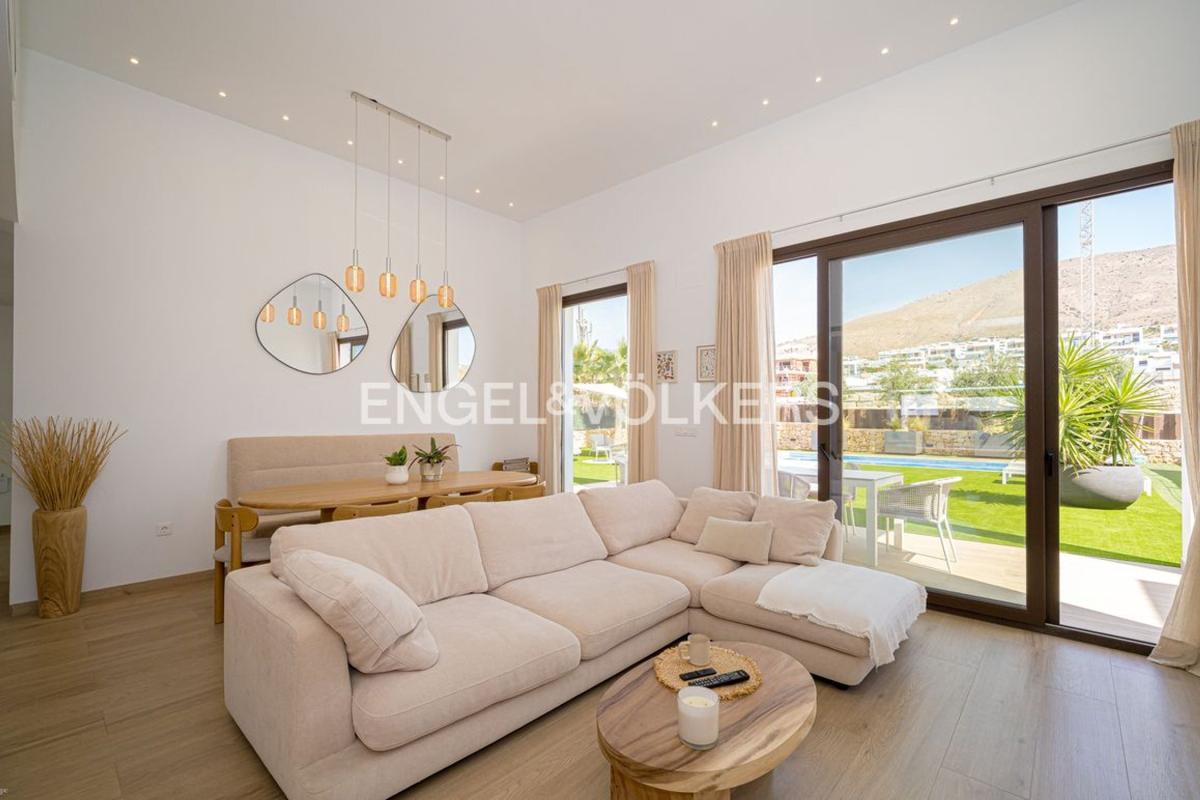 Properties for sale and rent in Spain photo 5