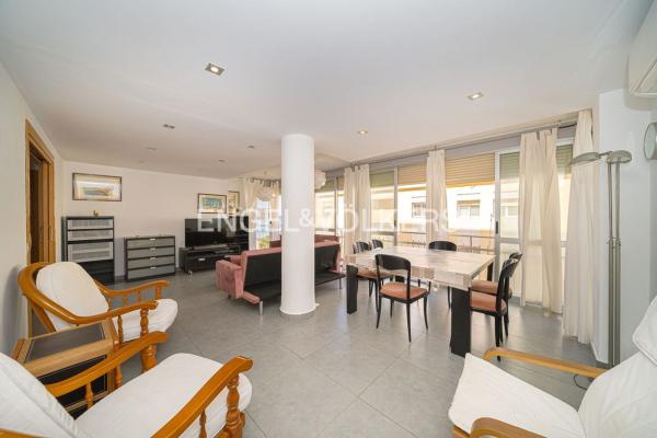 Venta de piso en Piso en Avenida de Madrid, Playa de Levante, Benidorm, Benidorm
 photo 1