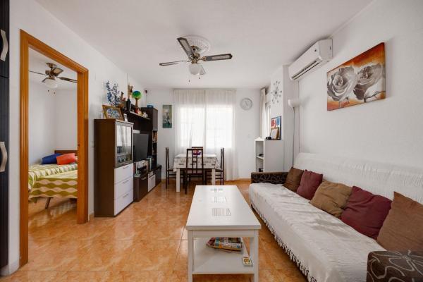 Sprzedaż mieszkania w Piso en Calle San José, 41, El Molino, Torrevieja, Torrevieja
thumbnail 1