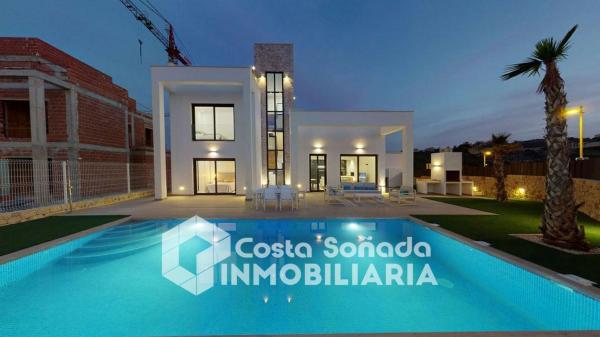 Casa o chalet independiente en Calle d'Equador, Balcón de Finestrat-Terra Marina, Finestrat thumbnail 2