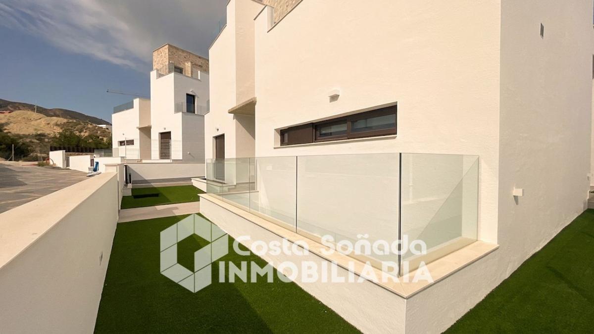 Properties for sale and rent in Spain photo 5