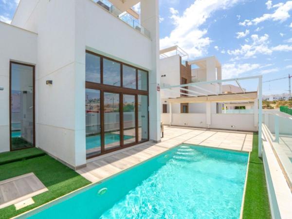 Casa o chalet independiente en Calle Calpe, Los Balcones - Los Altos del Edén, Torrevieja photo 1