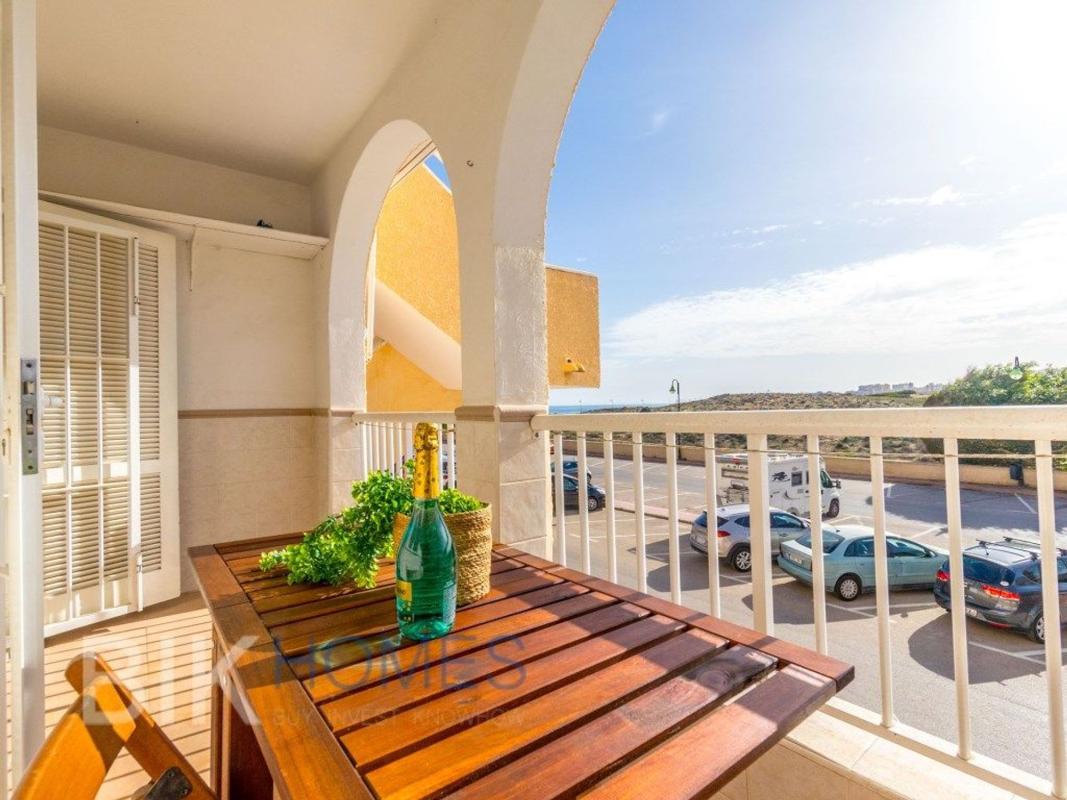 Venta de piso en Piso en Avenida de Soria, Los Europeos, Torrevieja, Torrevieja
photo 2