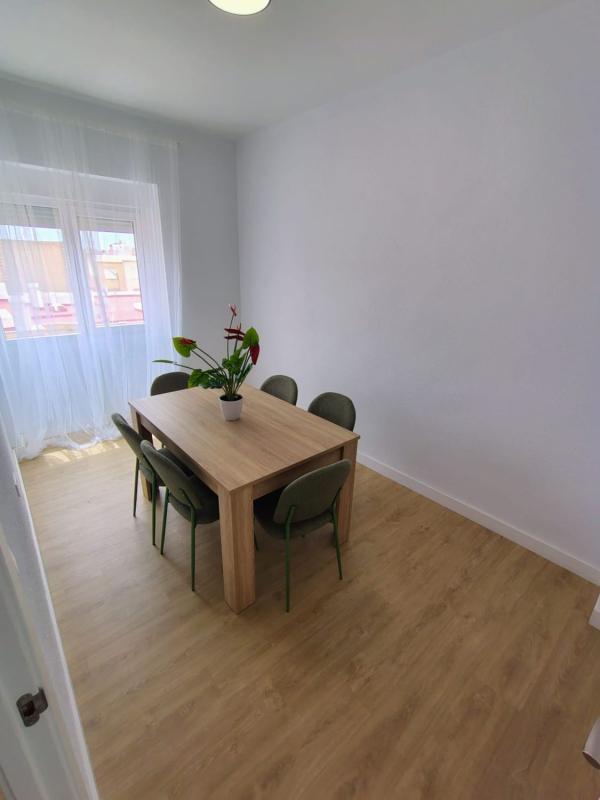 Venta de piso en Piso en Antonio Maura, Plà del Bon Repòs-La Goteta, Alicante / Alacant, Alicante / Alacant
photo 1