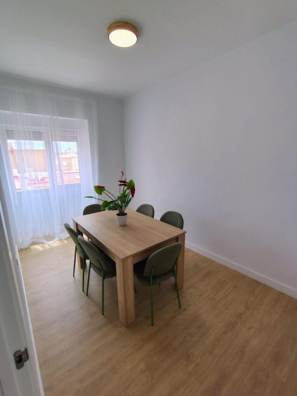 Venta de piso en Piso en Antonio Maura, Plà del Bon Repòs-La Goteta, Alicante / Alacant, Alicante / Alacant
photo 2