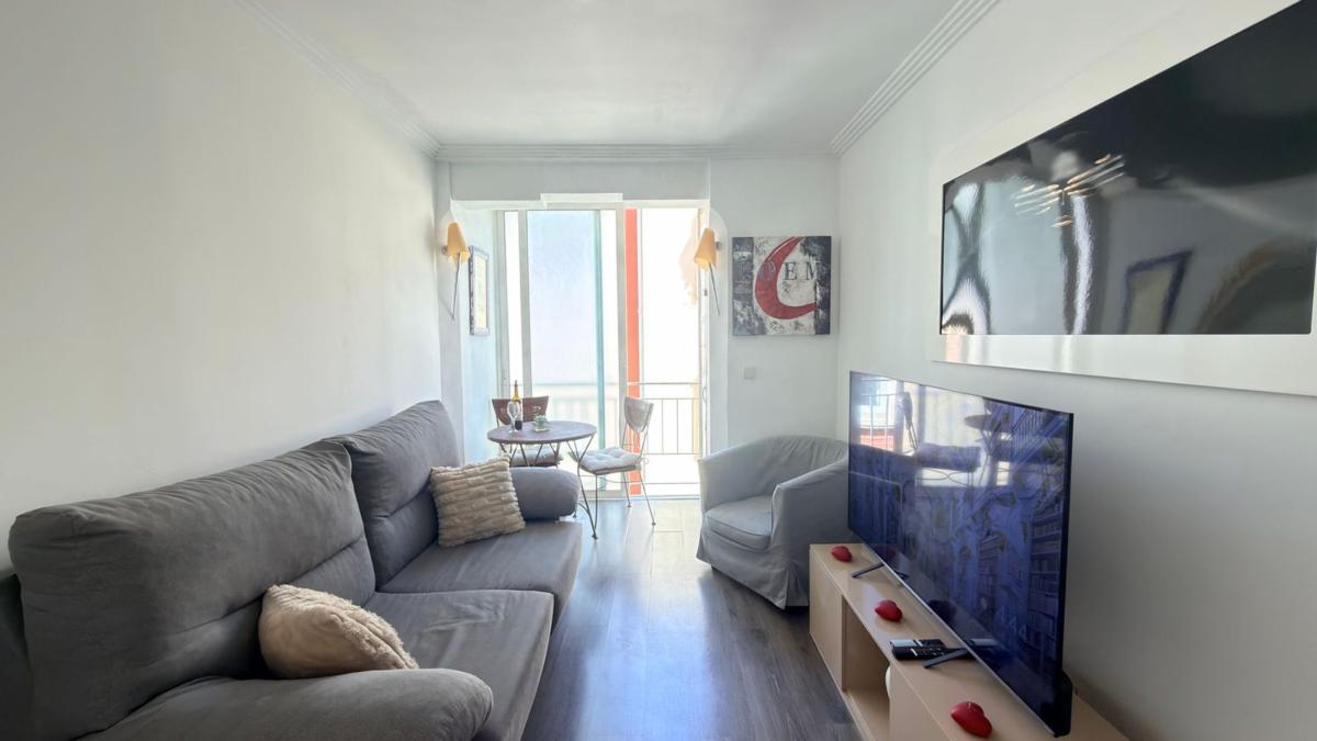 Venta de piso en Piso en Calle del Doctor Bergez, 7 b, Carolinas Bajas, Alicante / Alacant, Alicante / Alacant
photo 2