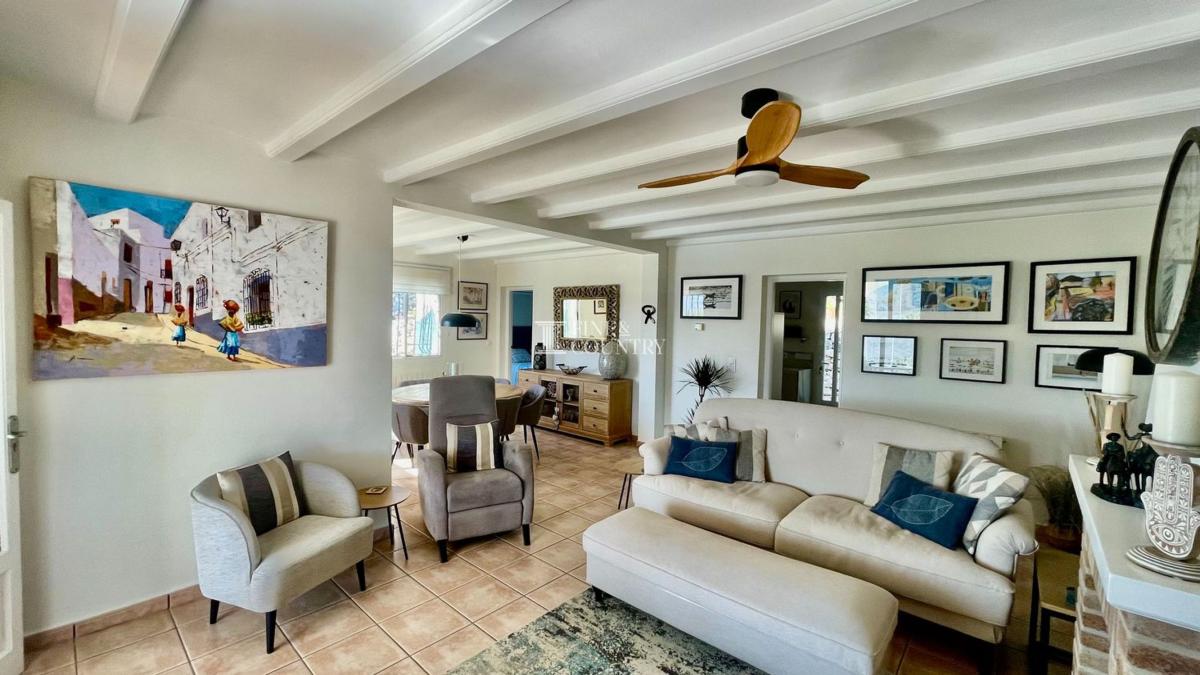 Properties for sale and rent in Spain photo 5