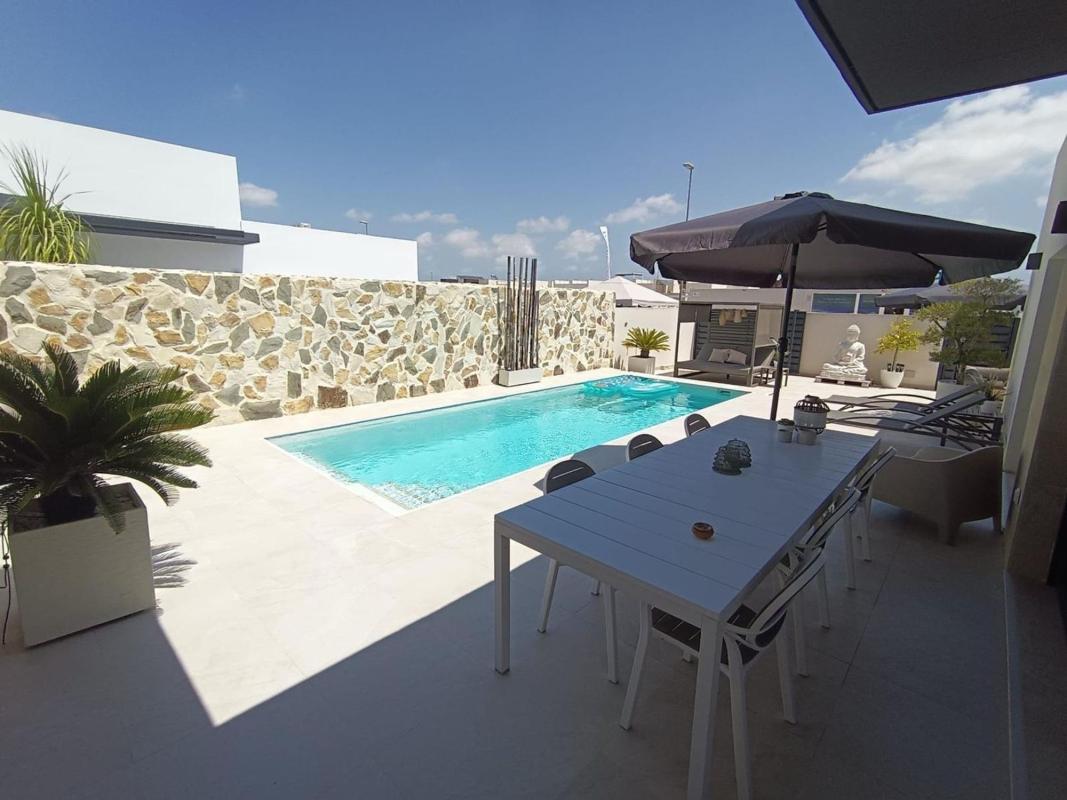 Properties for sale and rent in Spain photo 5