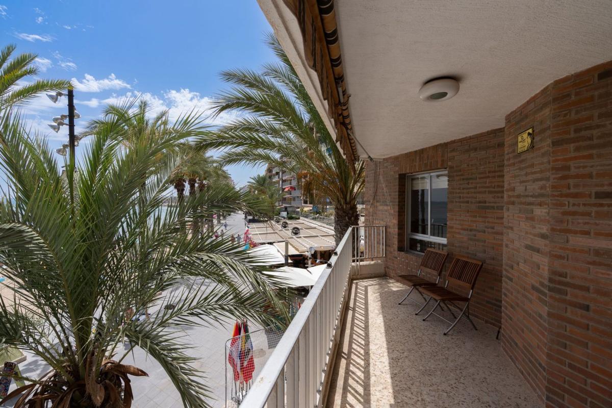 Venta de piso en Piso en Calle Nuestra Señora de Monserrate, Playa del Cura, Torrevieja, Torrevieja
photo 1