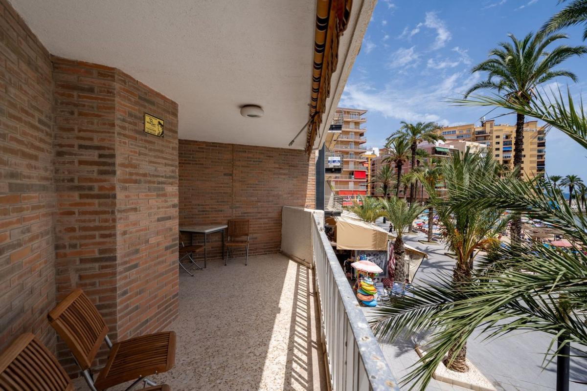 Venta de piso en Piso en Calle Nuestra Señora de Monserrate, Playa del Cura, Torrevieja, Torrevieja
photo 3