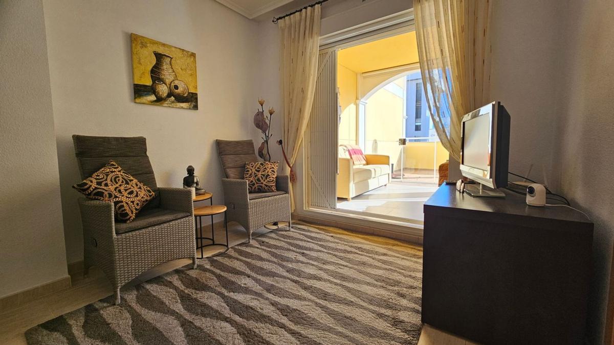 Venta de piso en Piso en Ronda José Samper García, Torreblanca, Torrevieja, Torrevieja
 photo 3
