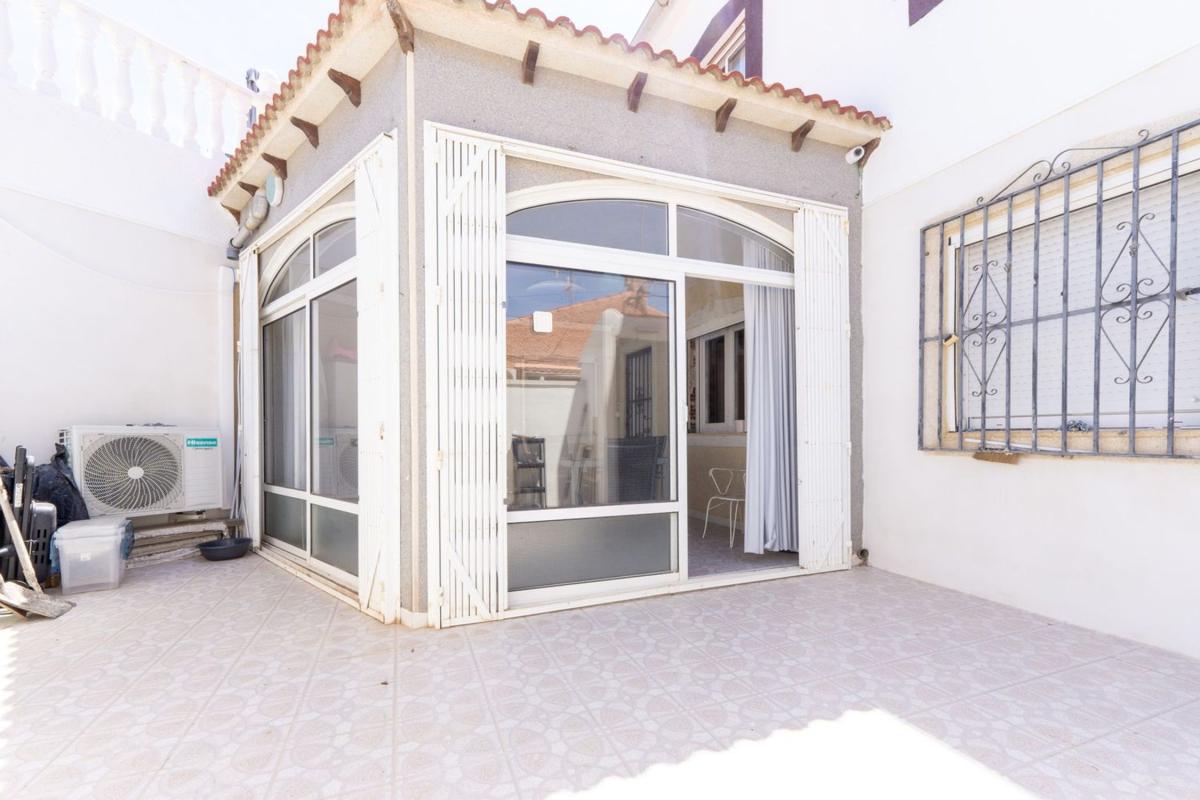 Продажа квартиры на Piso en Calle Pepe Luis Vázquez, La Siesta - El Salado - Torreta, Torrevieja, Торревьеха
 photo 2