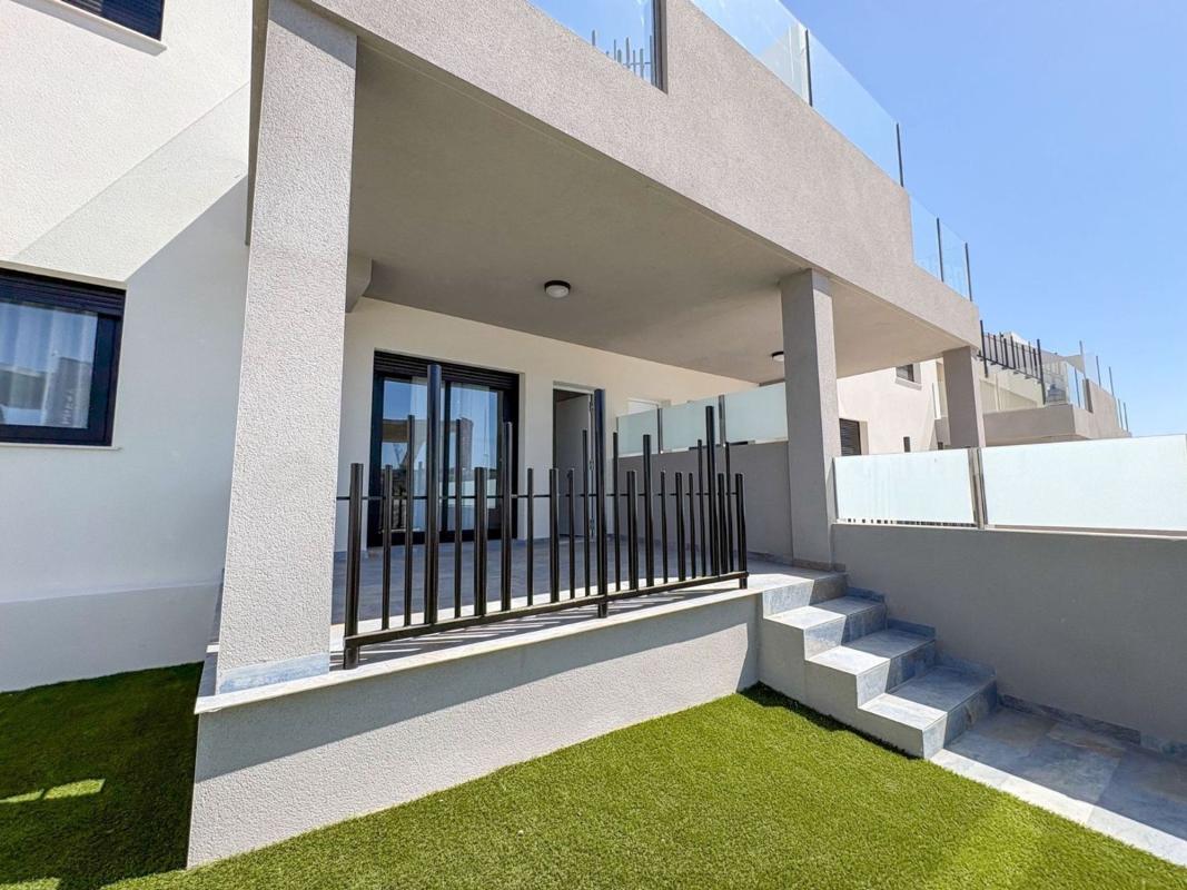 Sale of apartment in Piso en La Cañada - Los Alcores, San Miguel de Salinas, San Miguel de Salinas
photo 1