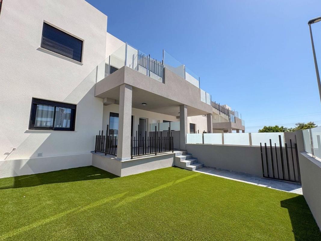 Sale of apartment in Piso en La Cañada - Los Alcores, San Miguel de Salinas, San Miguel de Salinas
photo 2