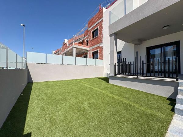 Sale of flat in Piso en La Cañada - Los Alcores, San Miguel de Salinas, San Miguel de Salinas
thumbnail 2