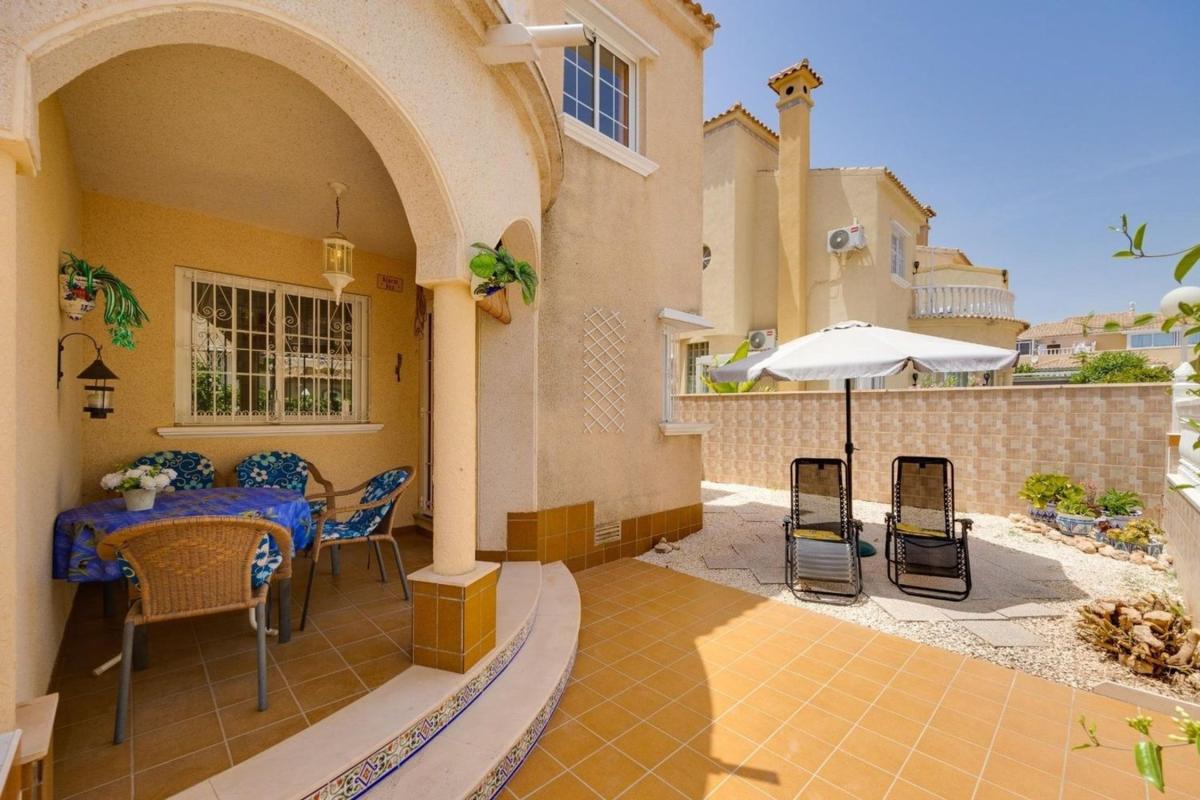 Venta de chalet adosado en Chalet adosado en Calle Iguazu, Playa Flamenca, Orihuela , Orihuela photo 5