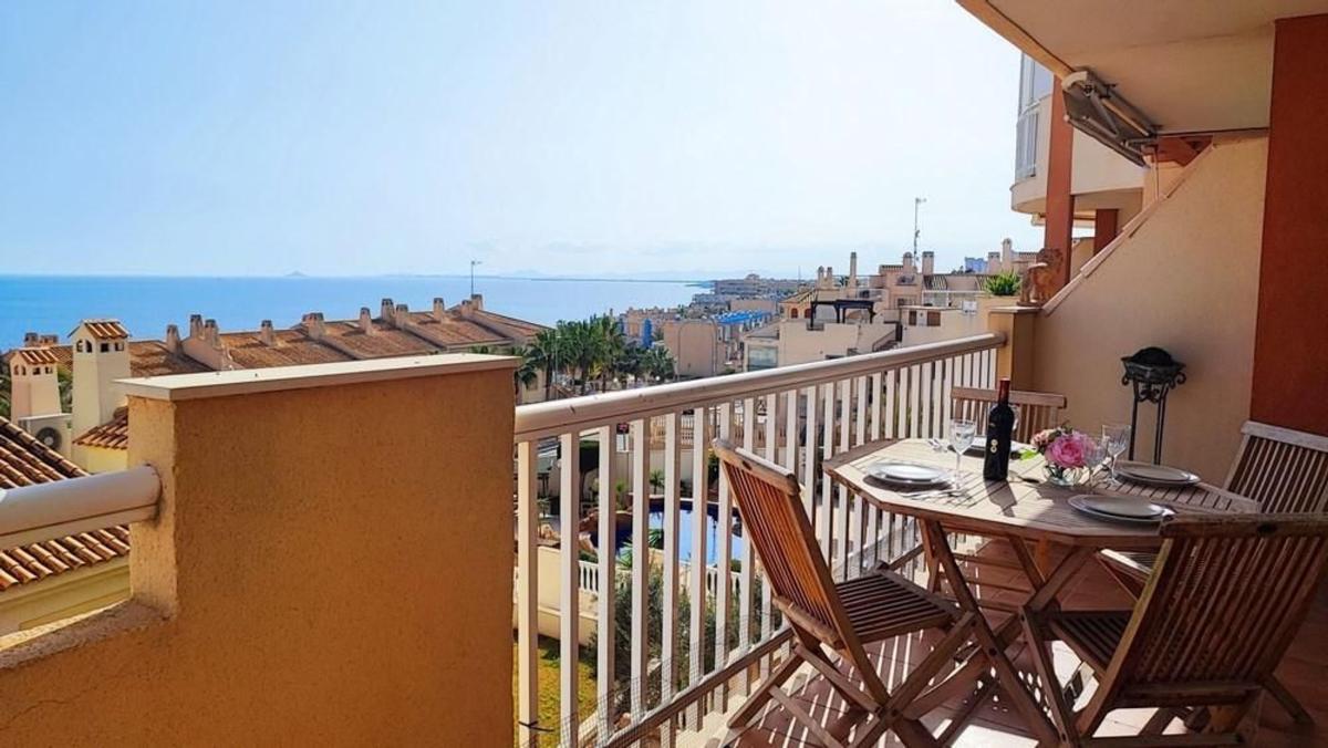 Продажа квартиры на Piso en Avenida de las Adelfas, Aguamarina, Orihuela, Ориуэла
photo 5