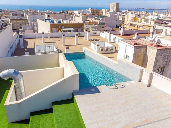 Venta de piso en Piso en Calle Patricio Zammit, Las Piscinas Naturales, Torrevieja, Torrevieja
photo 1