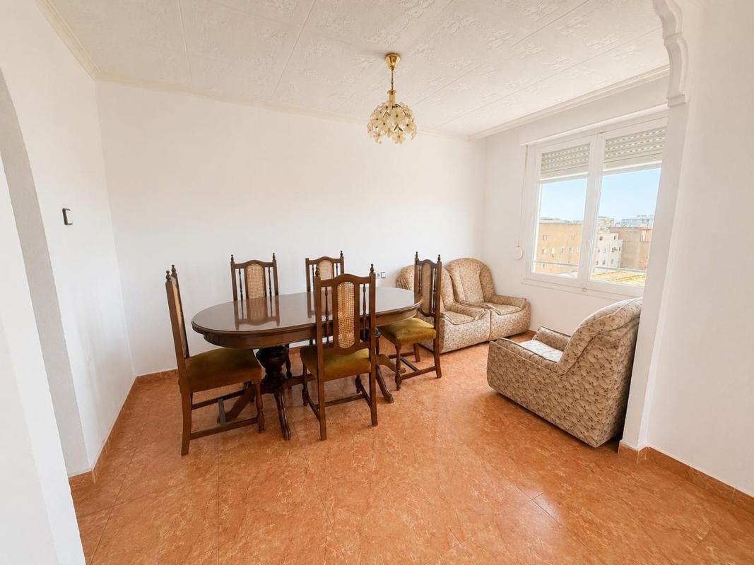 Venta de piso en Piso en Plaza de Toros - Avenida Chapí - Trinquete, Elda, Elda
photo 2