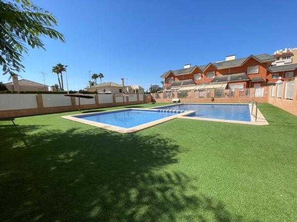 Chalet adosado en Carrús Oeste, Elche / Elx thumbnail 1