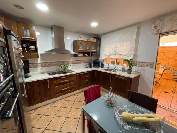 Chalet adosado en Carrús Oeste, Elche / Elx thumbnail 2