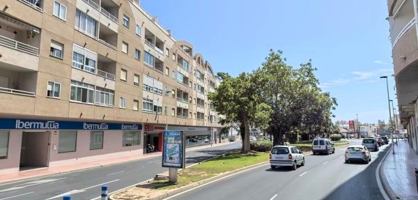 Venta de piso en Piso en Calle Caritas, Parque Acuático - Sector 25, Torrevieja, Torrevieja
 photo 4