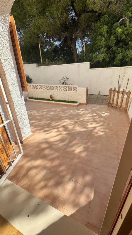 Продажа таунхауса в  Chalet adosado en Calle Jazmines, Playa Flamenca, Orihuela , Ориуэла photo 4