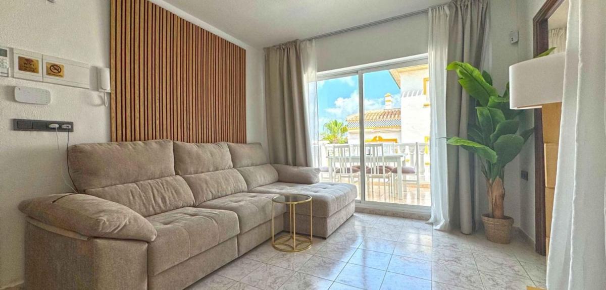 Venta de duplex en Dúplex en Avenida Ramón del Valle Inclán - Torreta, La Siesta - El Salado - Torreta, Torrevieja, Torrevieja photo 2
