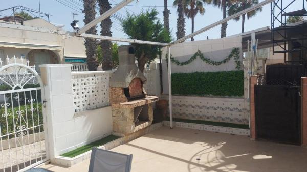 Chalet adosado en Calle Enol, Los Balcones - Los Altos del Edén, Torrevieja photo 1