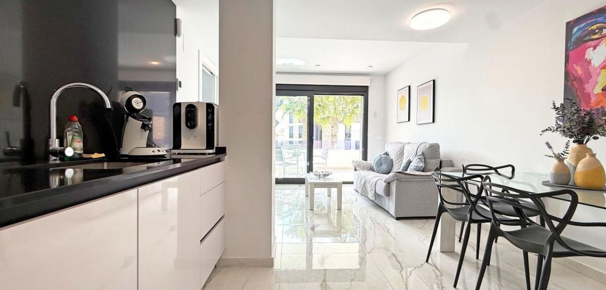 Продажа квартиры на Piso en Urbanización los Almendros, Zona Lago - Los Almendros, Orihuela, Ориуэла
 photo 3