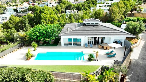 Chalet independiente en venta en Casa o chalet en Avenida Principal, Altea la Vella, Altea, Altea
 photo 1