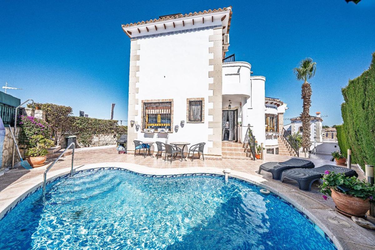 Properties for sale and rent in Spain photo 1