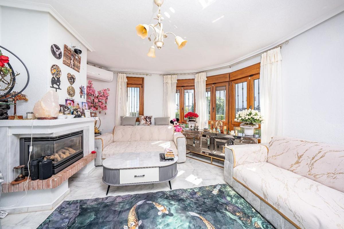 Properties for sale and rent in Spain photo 3
