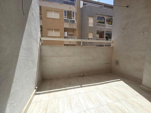 Sprzedaż mieszkania w Piso en Avenida Habaneras - Curva de Palangre, Torrevieja, Torrevieja
 photo 3