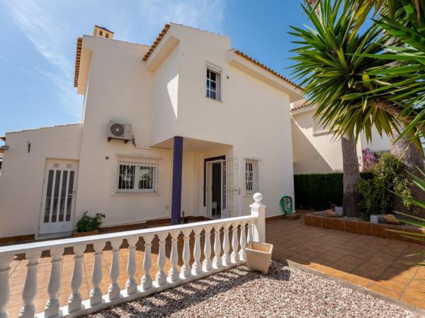 Independent chalet for sale in Casa o chalet en Calle la Sagra, Los Balcones - Los Altos del Edén, Torrevieja, Torrevieja
photo 1