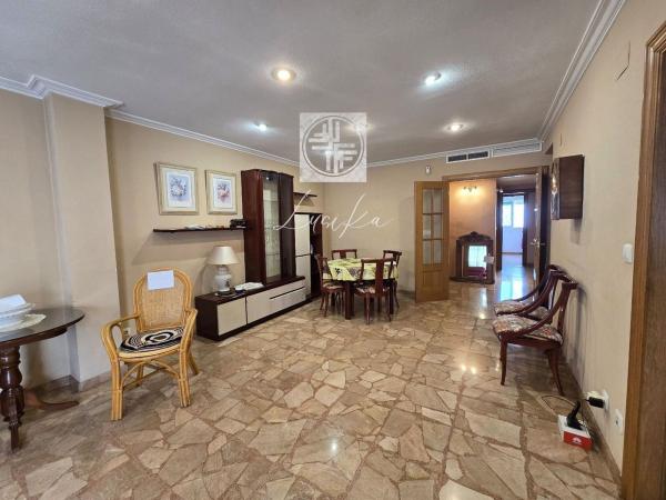 Venta de piso en Piso en Campoamor, Alicante / Alacant, Alicante / Alacant
 photo 1