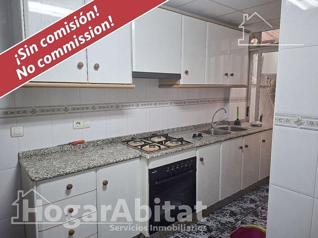 Venta de piso en Piso en Calle Almudena, Las Piscinas Naturales, Torrevieja, Torrevieja
photo 3