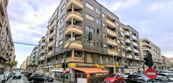 Venta de piso en Piso en Calle Capità Gaspar Ortiz, Plaza Crevillente-Juzgados, Elche / Elx, Elche / Elx
 photo 1