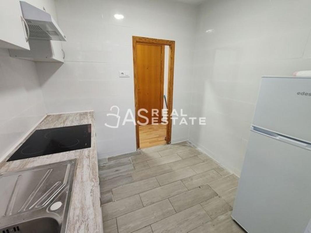 Venta de piso en Piso en Calle Villa de Chiva, Virgen del Remedio - Parque lo Morant, Alicante / Alacant, Alicante / Alacant
photo 5