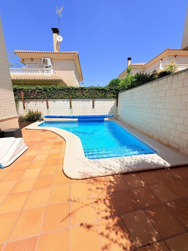 Propiedades en venta y alquiler en España photo 2