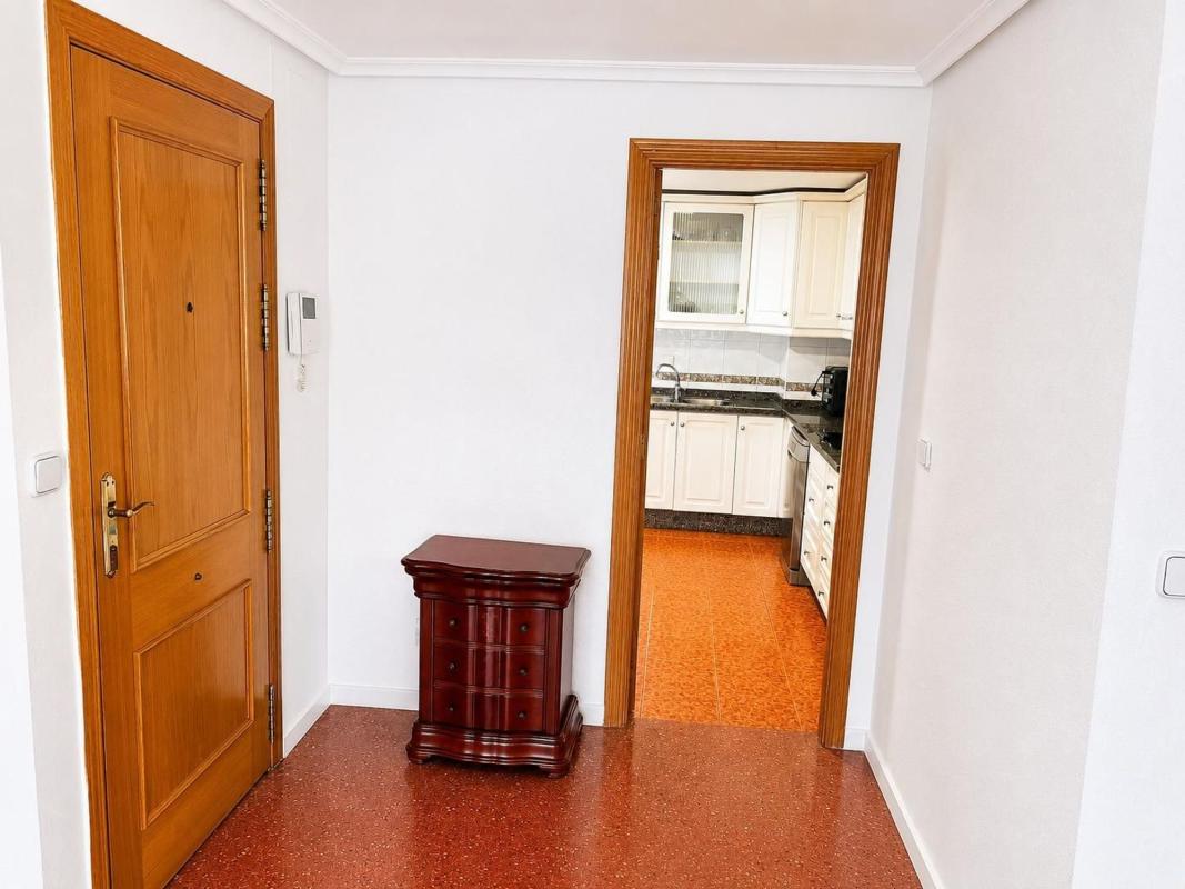Venta de piso en Piso en Calle Pedro Ferrándiz, Cabo de las Huertas, Alicante / Alacant, Alicante / Alacant
photo 5