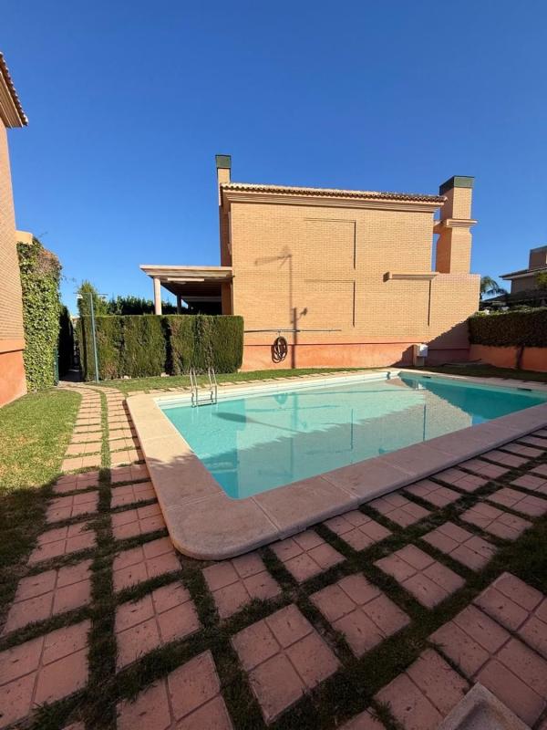 Properties for sale and rent in Spain photo 4
