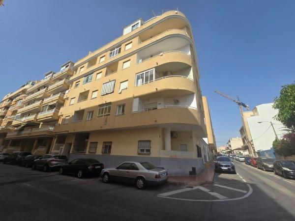 Sprzedaż mieszkania w Piso en Calle Bergantin, 51, Avenida Habaneras - Curva de Palangre, Torrevieja, Torrevieja
 photo 1