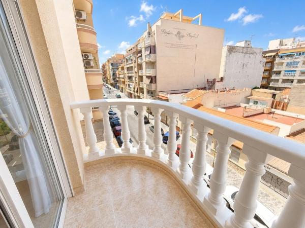 Venta de piso en Piso en Calle Caballero de Rodas, 120, Las Piscinas Naturales, Torrevieja, Torrevieja
photo 1